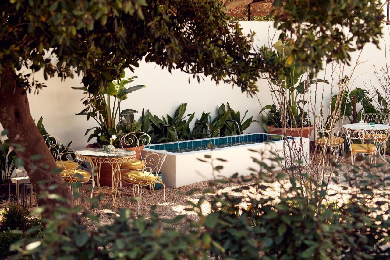 Cristine Bedfor Mahon Hotel Exterior foto